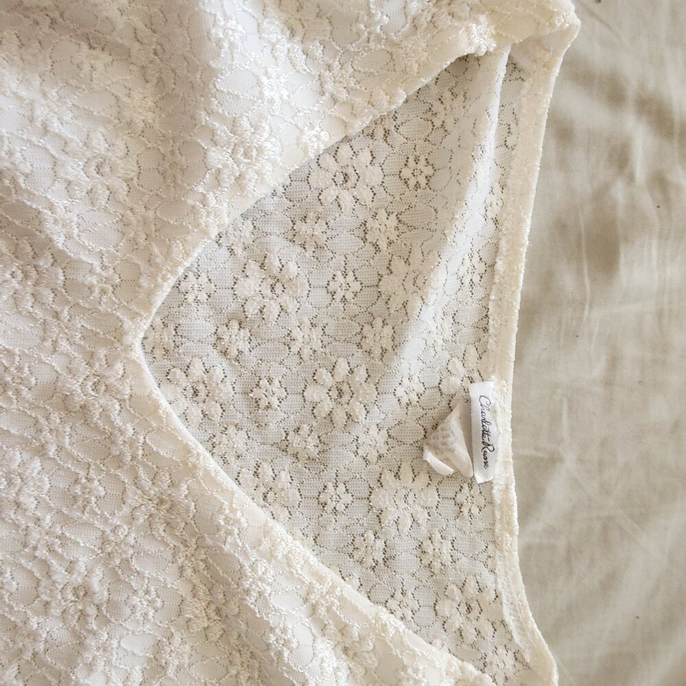 Lacy Top - Picture 2 of 3